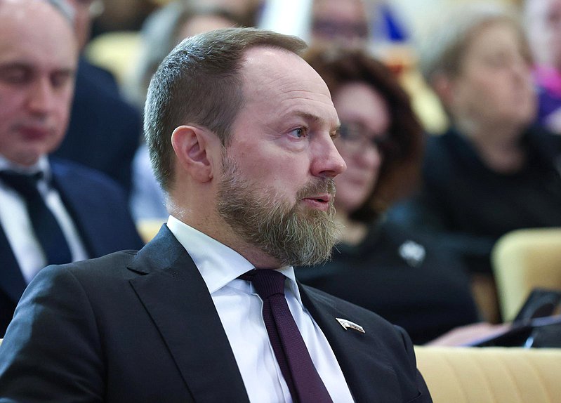 Заместитель Председателя Комитета по строительству и ЖКХ Сергей Колунов