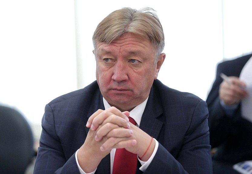 Круглый стол «Правовое регулирование деятельности и государственная аккредитация общероссийских и региональных, а также местных спортивных федераций при проведении международных спортивных мероприятий, в отношении которых возникают обязательства Российской Федерации»