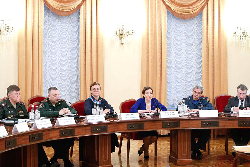 Заседание экспертного совета по вопросам совершенствования законодательства в социальной сфере при заместителе Председателя Государственной Думы Анне Кузнецовой