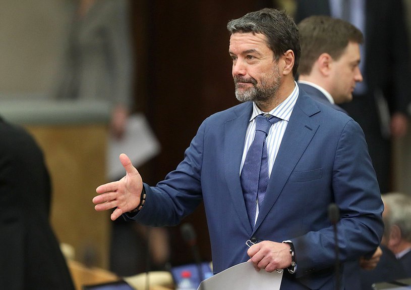 Первый заместитель Председателя Комитета по информационной политике, информационным технологиям и связи Александр Ющенко