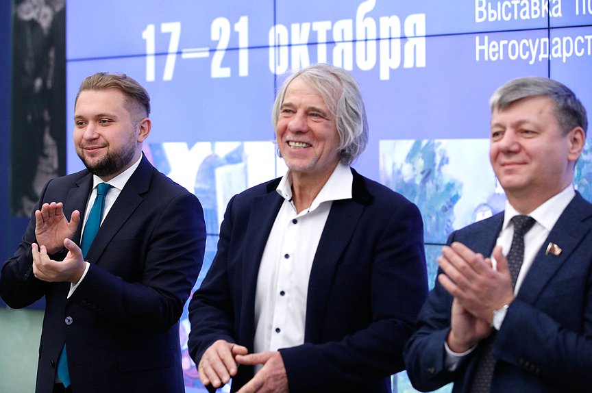 Заместитель Председателя Государственной Думы Борис Чернышов и Первый заместитель Председателя Комитета по международным делам Дмитрий Новиков