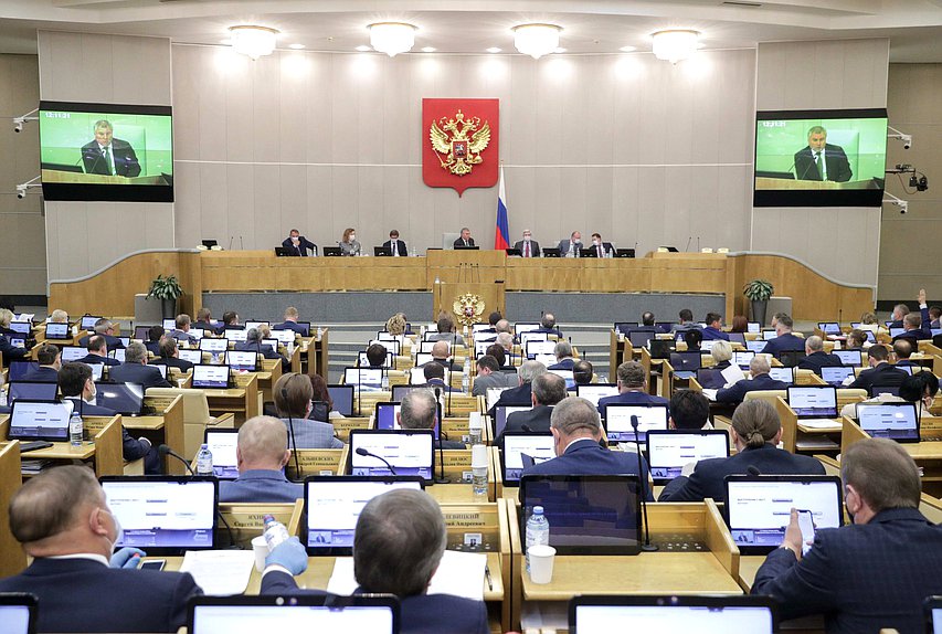 Пленарное заседание нейтральное Володин маски