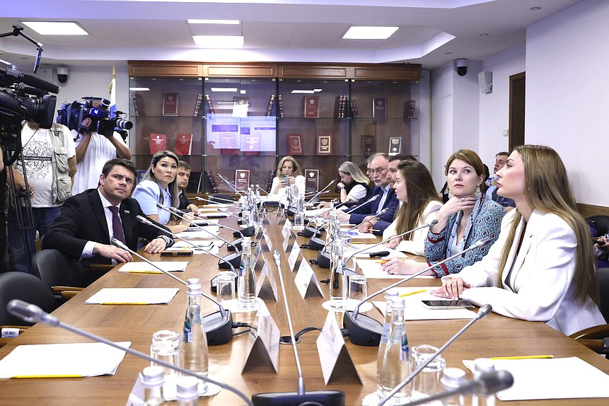 Заседание Комитета по информационной политике, информационным технологиям и связи