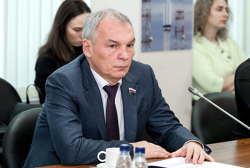 Член Комитета по экологии, природным ресурсам и охране окружающей среды Юрий Григорьев