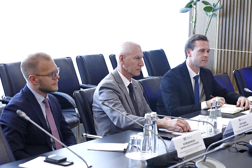 Встреча Председателя Комитета по физической культуре и спорту Олега Матыцина с делегацией посольства республики Казахстан