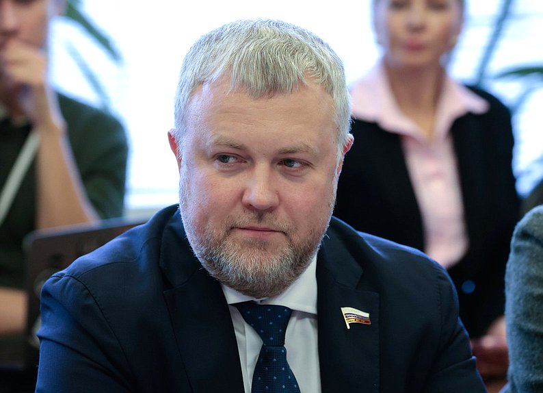 Член Комитета по молодежной политике Федор Михеев