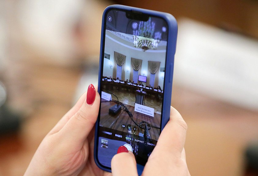 Экспертные слушания на тему «О совершенствовании трудового законодательства в интересах женщин»