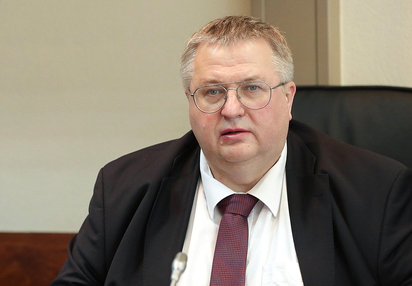 Заместитель Председателя Правительства РФ Алексей Оверчук