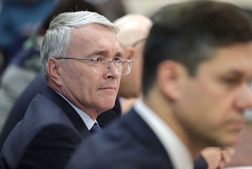 Член Комитета по экономической политике Эдуард Кузнецов