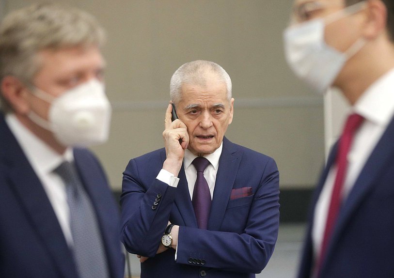 Первый заместитель Председателя Комитета по образованию и науке Геннадий Онищенко