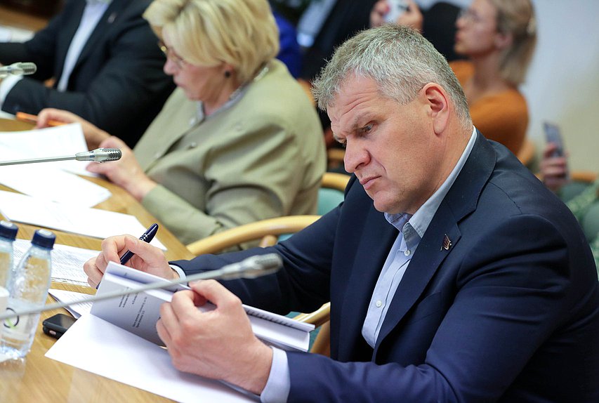 Заместитель Председателя Комитета по охране здоровья Алексей Куринный