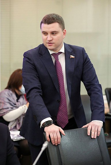 Первый заместитель Председателя Комитета по развитию гражданского общества, вопросам общественных и религиозных объединений Артем Бичаев