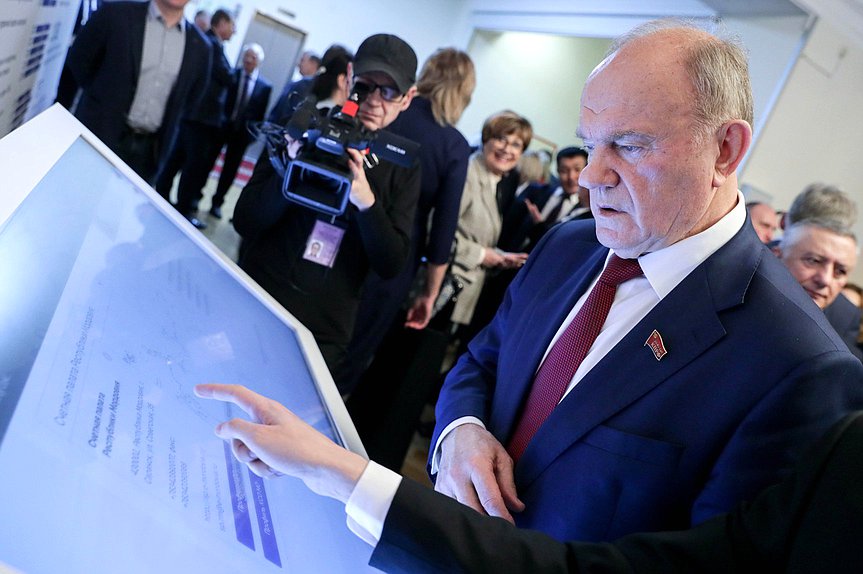 Руководитель фракции КПРФ Геннадий Зюганов