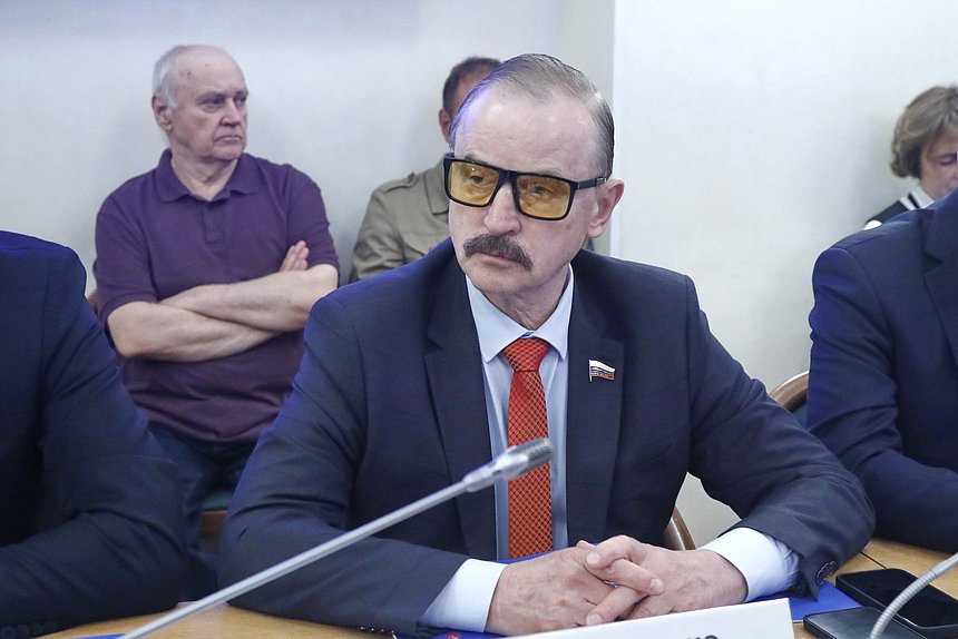 Член Комитета по транспорту и развитию транспортной инфраструктуры Сергей Веремеенко