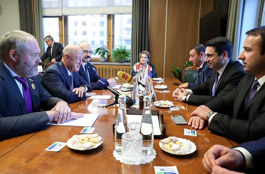 Встреча руководства фракции «Справедливая Россия — За правду» с Председателем Национального Собрания Республики Армения Аленом Симоняном