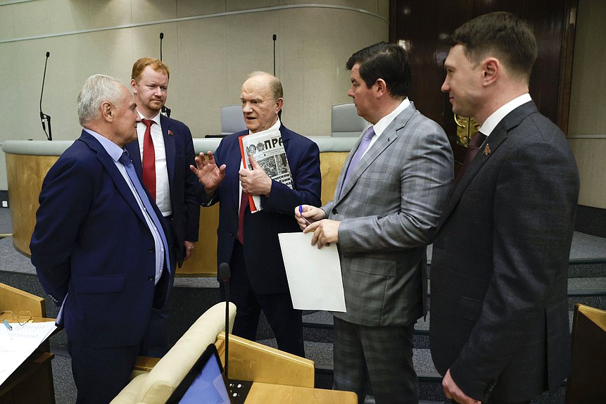 Руководитель фракции КПРФ Геннадий Зюганов