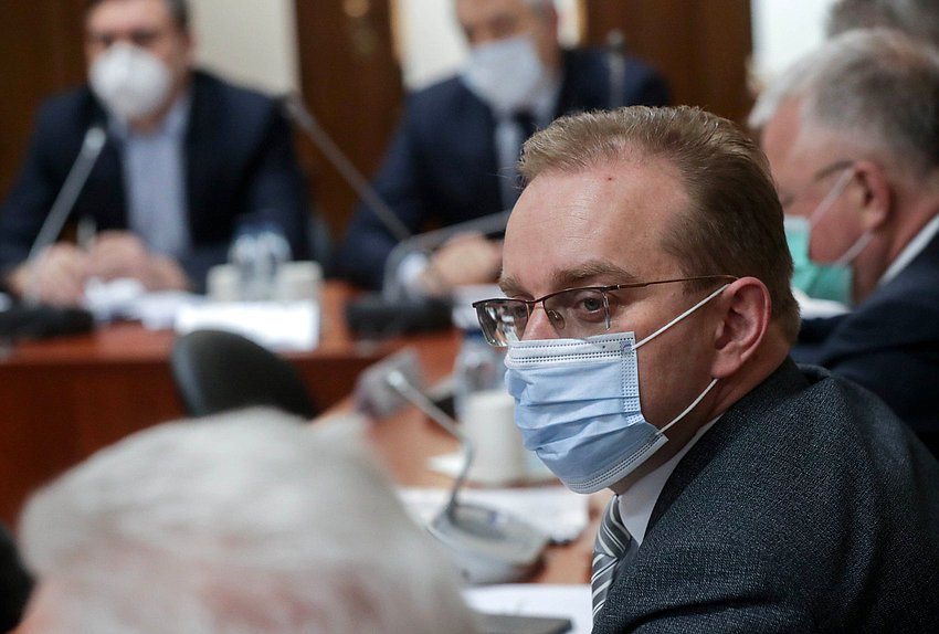 Член Комитета по охране здоровья Михаил Кизеев