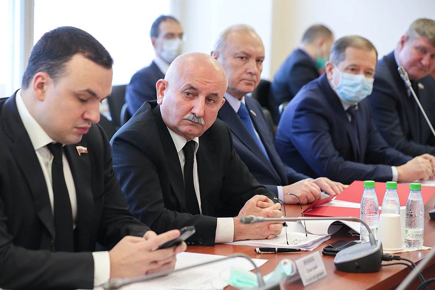 Член Комитета по энергетике Юшаа Газгиреев