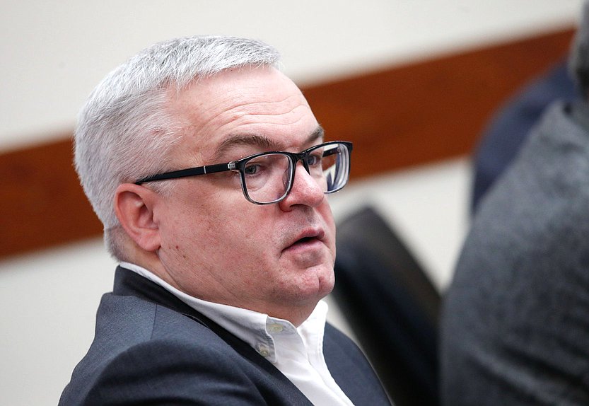 Круглый стол Комитета по энергетике на тему «Формирование топливно-энергетических балансов России и регионов: проблемы и пути решения»