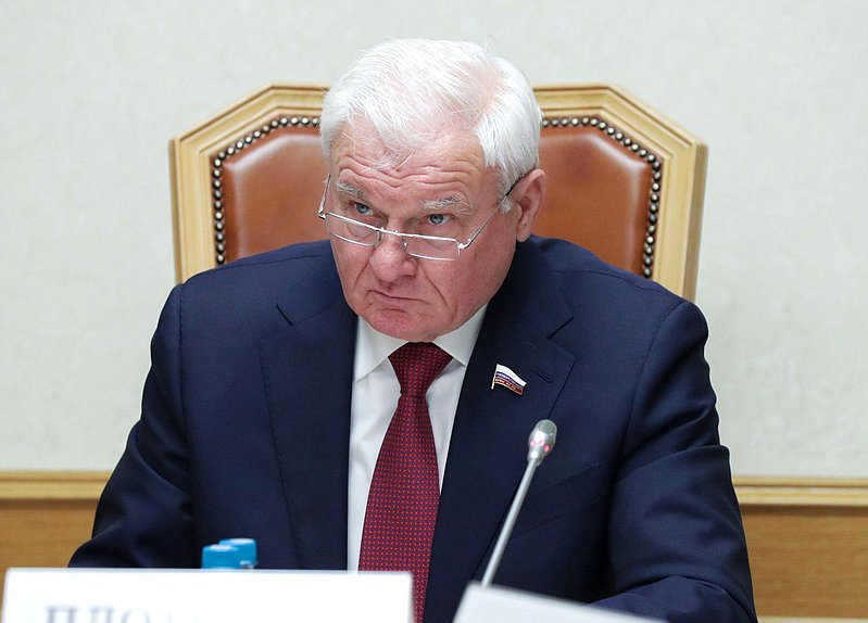 Первый заместитель Председателя Комитета по аграрным вопросам Владимир Плотников