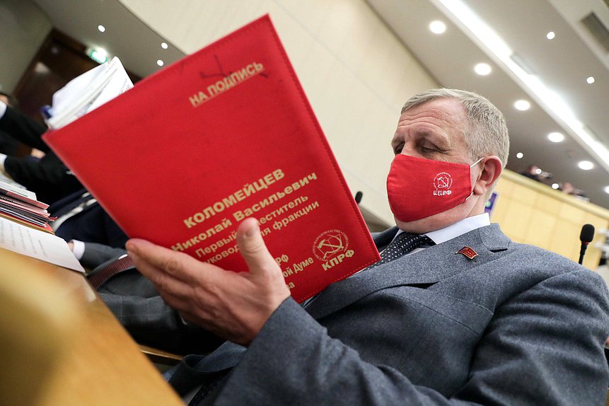Первый заместитель Председателя Комитета по труду, социальной политике и делам ветеранов Николай Коломейцев