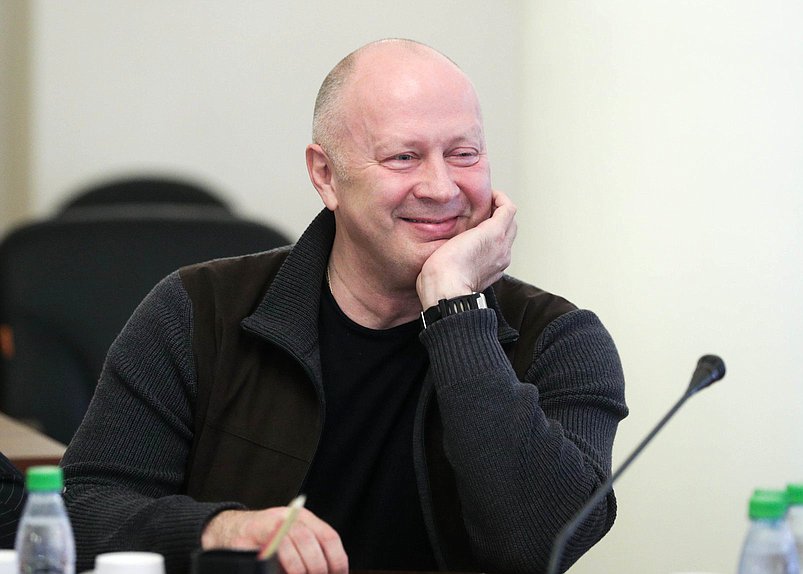 Заместитель Председателя Комитета по культуре Олег Лавров