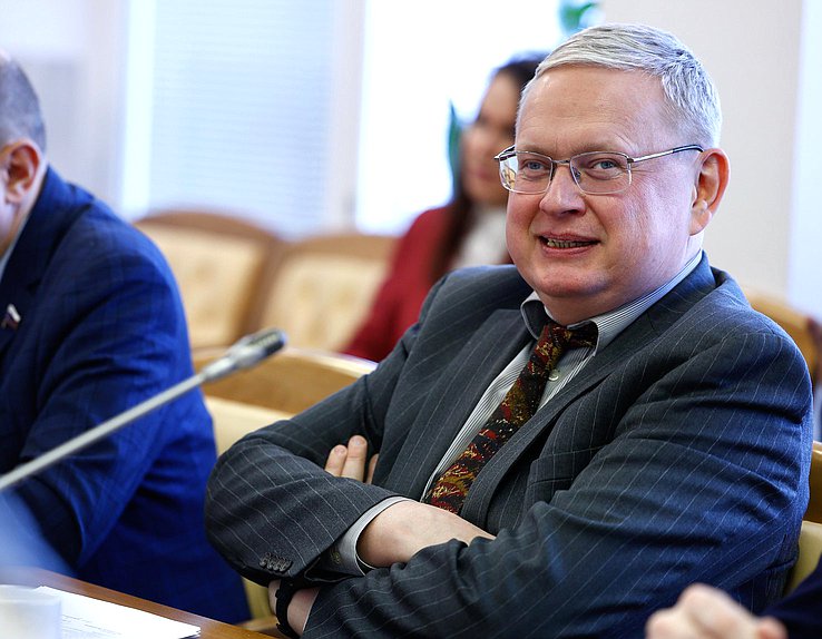 Заместитель Председателя Комитета по экономической политике Михаил Делягин