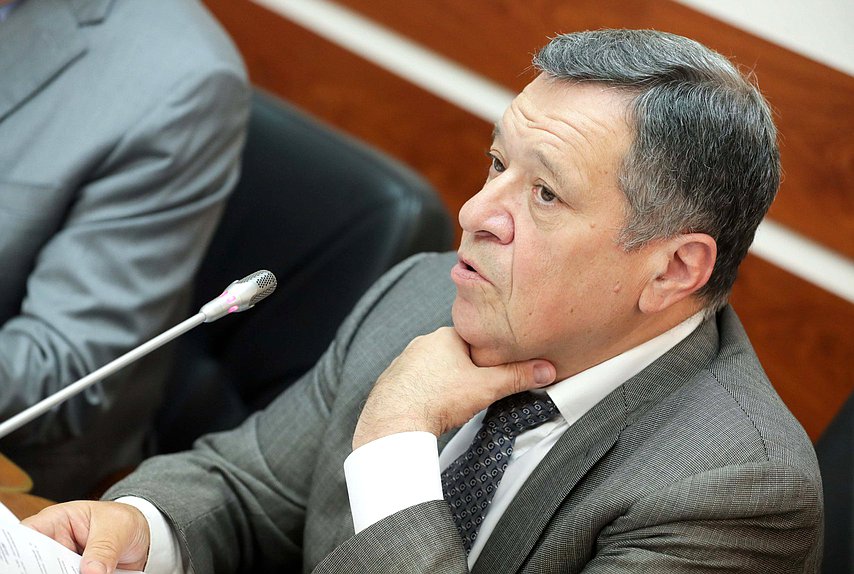 Председатель Комитета по бюджету и налогам Андрей Макаров