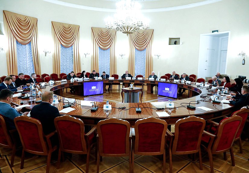 Заседание Экспертного совета при межфракционной рабочей группе по развитию малой авиации на тему «Риски избыточной криминализации сферы услуг в гражданской авиации»