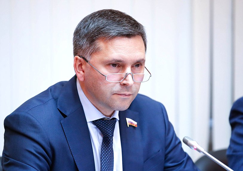 Председатель Комитета по экологии, природным ресурсам и охране окружающей среды Дмитрий Кобылкин