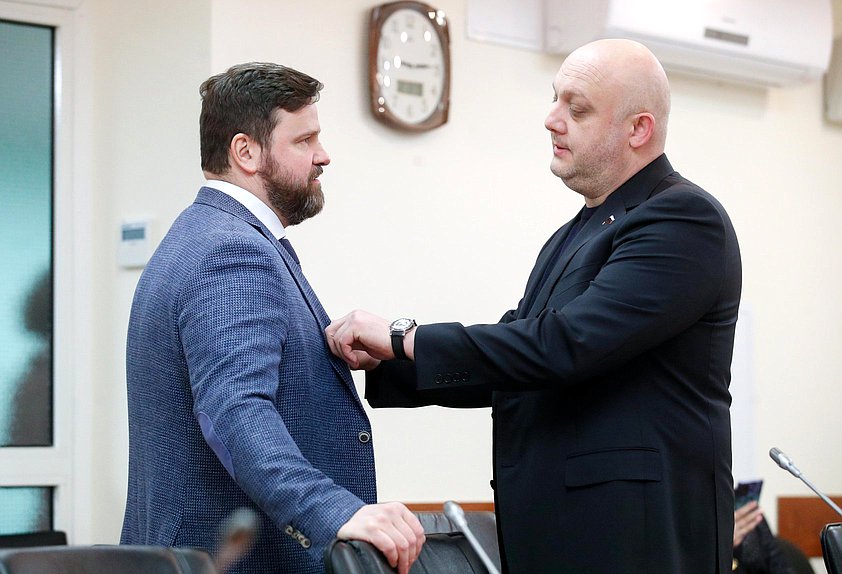 Члены Комитета по энергетике Юрий Станкевич и Муслим Татриев