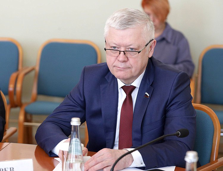 Председатель Комитета по безопасности и противодействию коррупции Василий Пискарев. Заседание Комиссии Совета законодателей по вопросам законодательного обеспечения национальной безопасности и противодействию коррупции