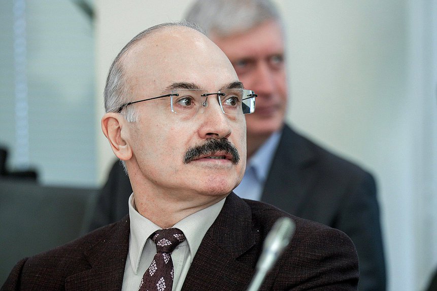 Председатель Комитета по науке и высшему образованию Сергей Кабышев