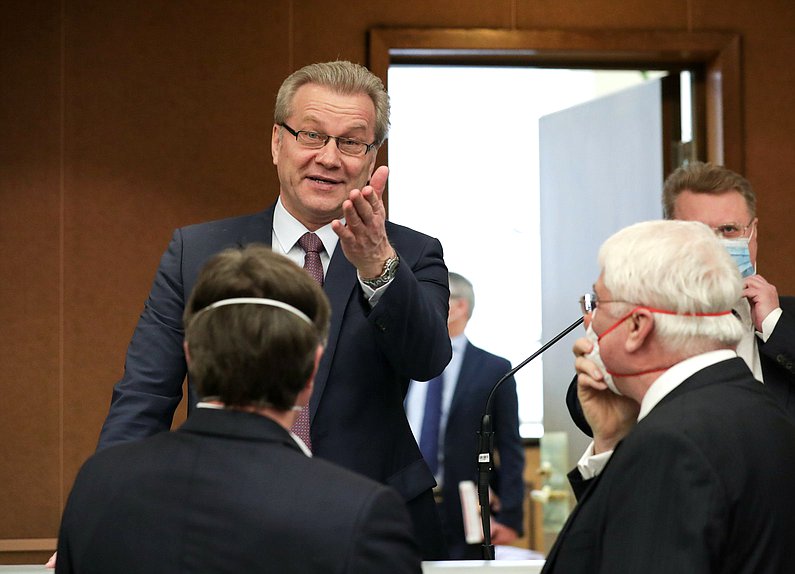 Полномочный представитель Президента РФ в Государственной Думе Гарри Минх