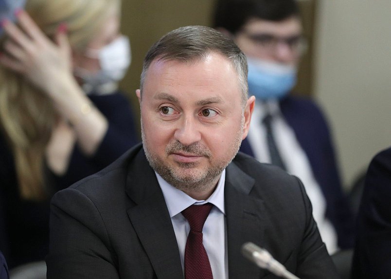 Первый заместитель Председателя Комитета по энергетике Николай Петрунин