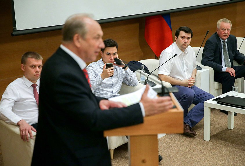 Круглый стол на тему «О состоянии экологической безопасности населения Российской Федерации в современных условиях, в том числе в Москве и Московской области»