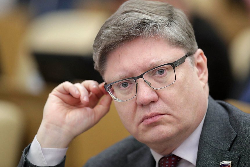 Член Комитета по труду, социальной политике и делам ветеранов Андрей Исаев