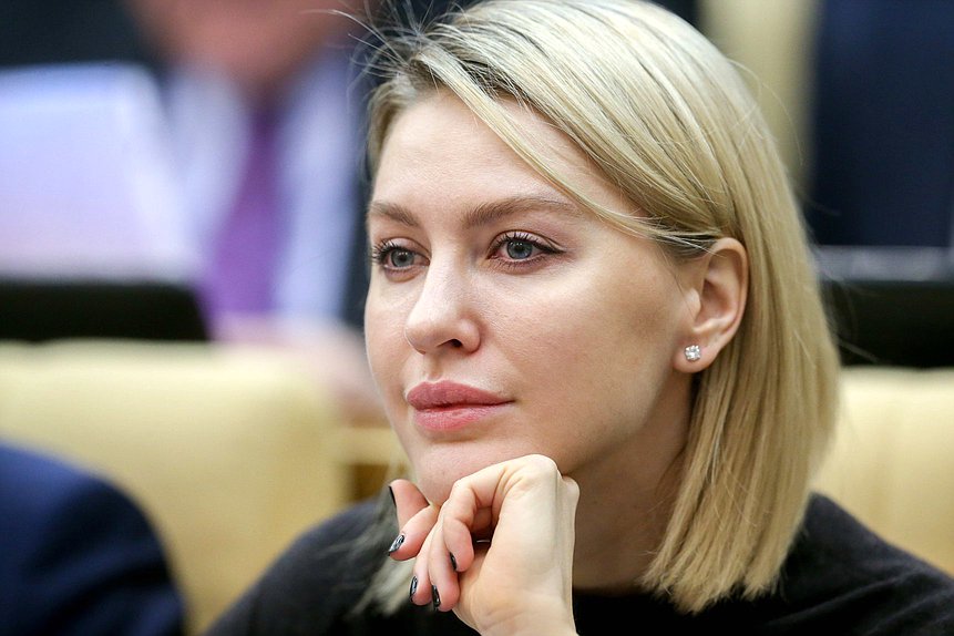 Член Комитета по образованию и науке Алёна Аршинова