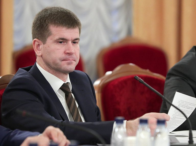 Первый заместитель Председателя Комитета по региональной политике и местному самоуправлению Геннадий Панин