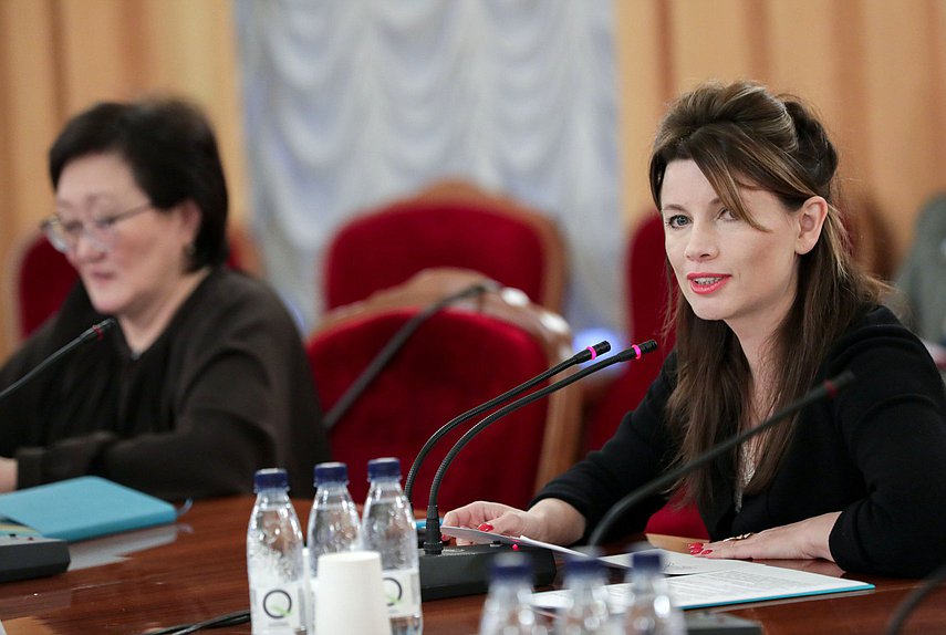 Экспертные слушания на тему «О совершенствовании трудового законодательства в интересах женщин»