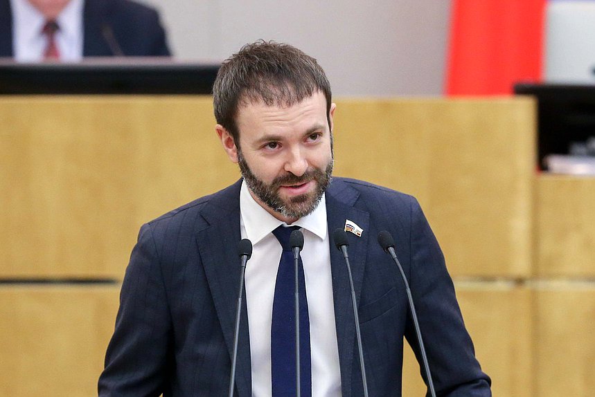 Член Комитета по транспорту и строительству Евгений Серпер