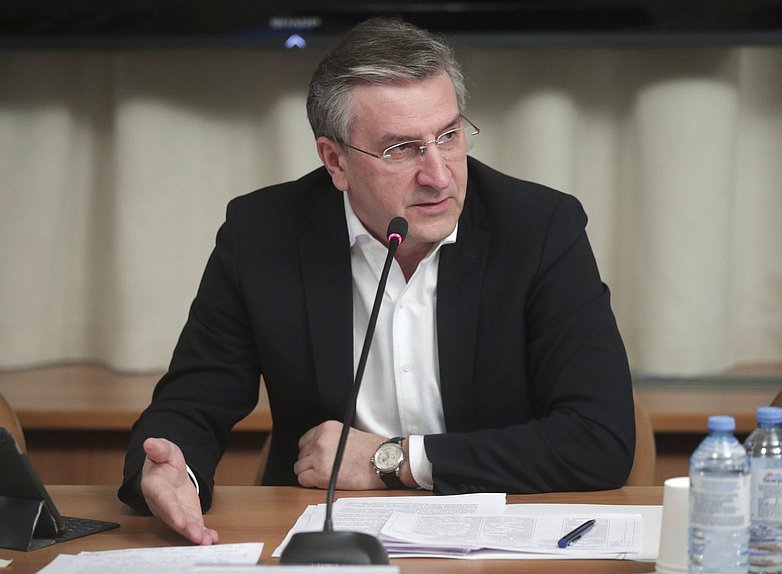 Член Комитета по бюджету и налогам Айрат Фаррахов