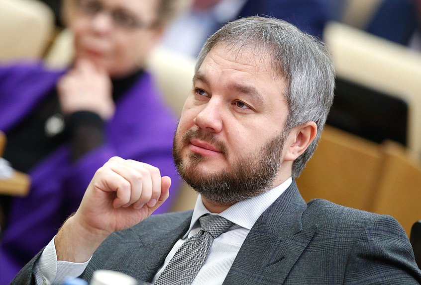 Член Комитета по транспорту и развитию транспортной инфраструктуры Иван Солодовников