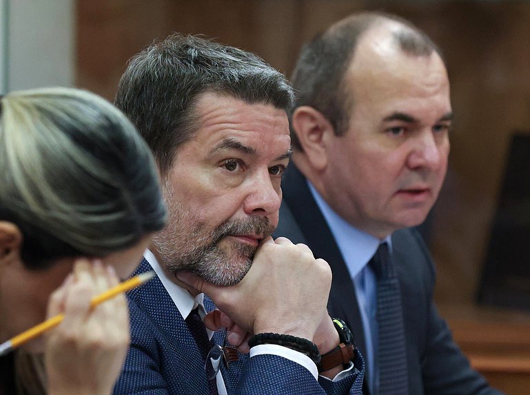 Первый заместитель Председателя Комитета по информационной политике, информационным технологиям и связи Александр Ющенко