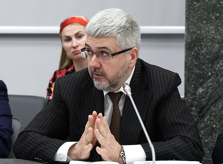 Заседание Комитета по защите семьи, вопросам отцовства, материнства и детства