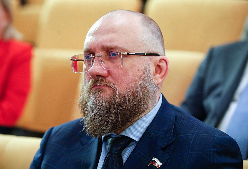 Заместитель Председателя Комитета по физической культуре и спорту Сергей Бурлаков