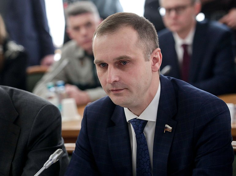 Председатель Комитета по охране здоровья Сергей Леонов