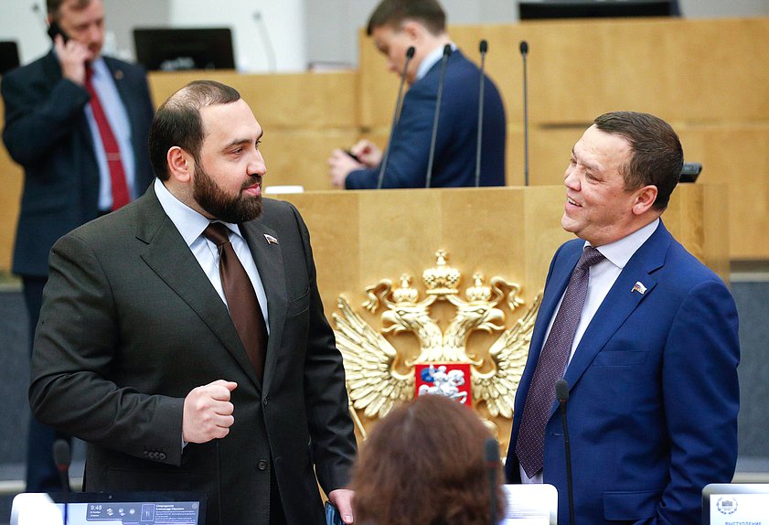 Члены Комитета по безопасности и противодействию коррупции Бийсултан Хамзаев и Динар Гильмутдинов