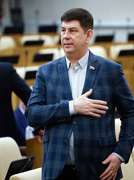 Член Комитета по просвещению Виктор Смирнов