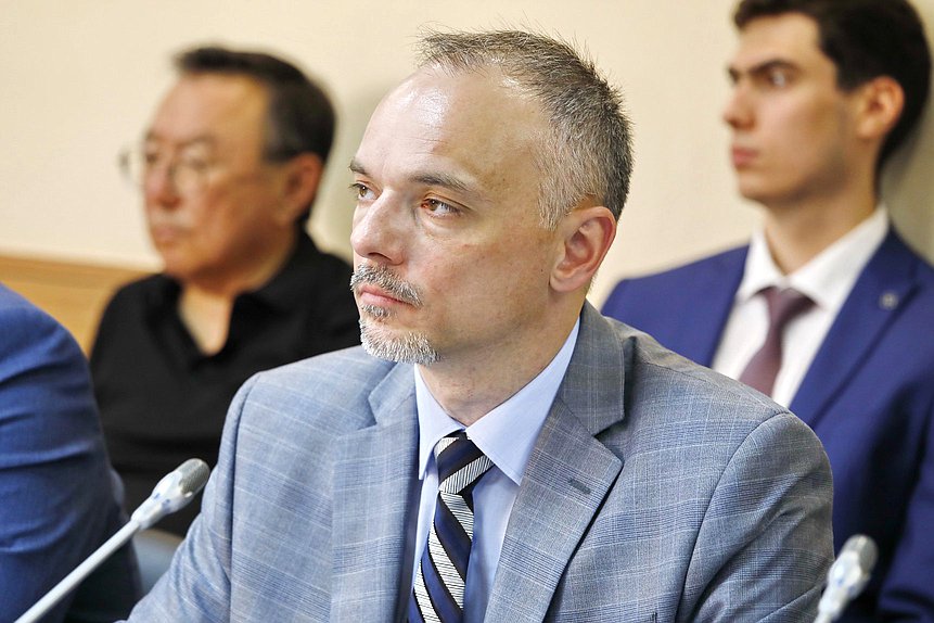 Круглый стол на тему «Влияние изменения климата на вечную мерзлоту, безопасность освоения Арктической зоны»